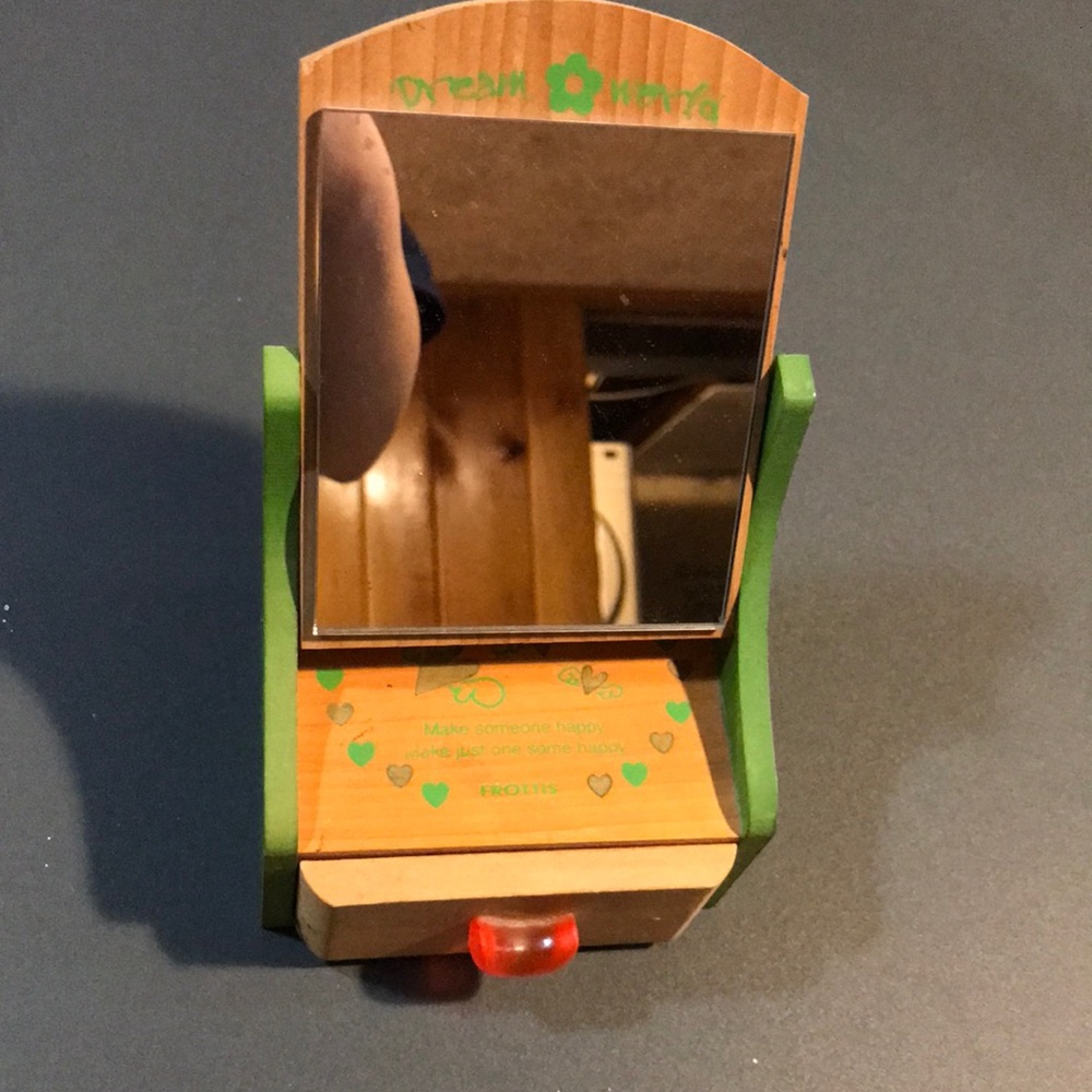 Little girls mirror and drawer